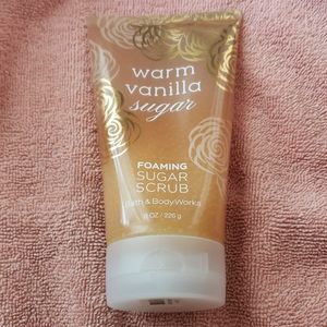 NWT!Warm Vanilla Sugar Foaming Sugar Scrub